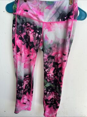Pink Floral Active Capri Leggings